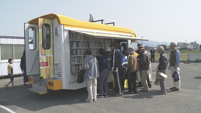 およそ2800冊の本を積んで走る 移動図書館 に密着 Nhk ドキュメント72時間 島へ 山へ 走る図書館 3月22日再放送 Amass