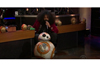 『スター・ウォーズ／フォースの覚醒』のドロイド「BB-8」が米TV番組にてジャム・セッションに参加、ヴォイス・ソロも披露