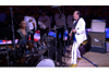 カルロス・サンタナとシンディ・ブラックマンがNBAファイナルにてアメリカ国歌を演奏