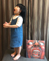 キング・クリムゾン『クリムゾン・キングの宮殿』のアルバムカヴァーを小さな女の子が再現、可愛らしい再現写真が話題に