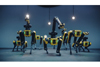 7台の犬型4足歩行ロボットがBTSに合わせて高度な振り付けのダンスを披露　パフォーマンス映像が話題に