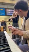 駅で初めて会ったピアニストとヴァイオリニストがヴィヴァルディの「夏」を即興演奏　話題に