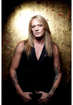 セバスチャン・バック、92年にモトリー・クルー加入を打診されていた