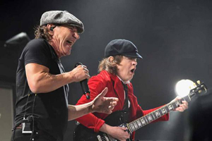 ドイツの市長、AC/DCのコンサートを観るために公用車を使用したことで罰金処分を受ける - 記事画像