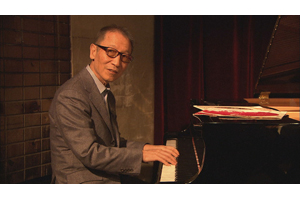 筒美京平の遺した最後の曲を完成させようと立ち上がった作詞家・橋本淳を2年間密着 NHK BSで11月23日放送 amass