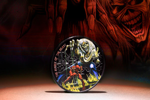 IRON MAIDEN/アイアン・メイデン 魔力の刻印 40周年記念パーカー IRON MAIDEN/アイアン・メイデン 魔力の刻印 40周年記念パーカー IRON