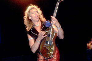 元ナイト・レンジャーのギタリスト、ジェフ・ワトソンが脳手術を