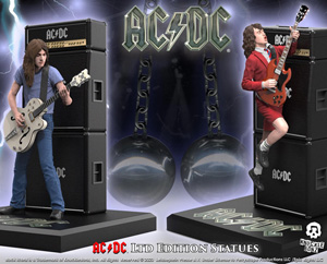AC/DCのアンガス・ヤング＆マルコム・ヤングの新しいフィギュア発売 