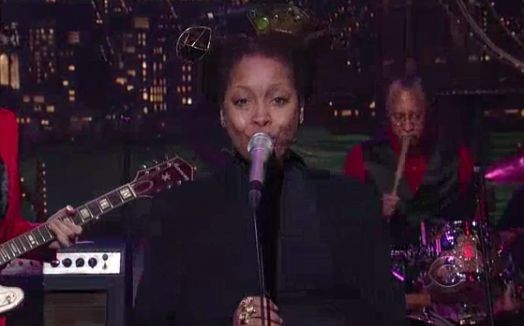 Erykah Badu w/Mark Ronson, Zigaboo Modeliste and members of the Dap-Kings