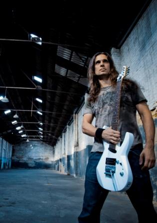 KIKO LOUREIRO