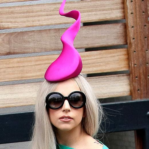 Lady Gaga - Squiggle hat