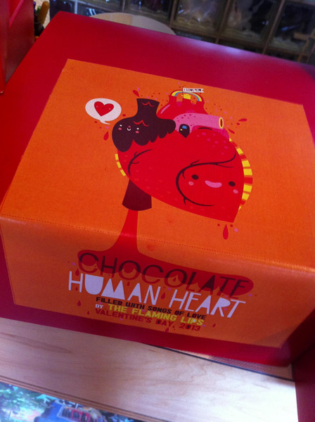 CHOCOLATE HUMAN HEART / Flaming Lips