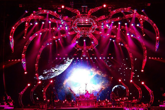 KISS New stage