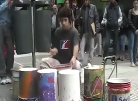 Street Drummer drums Techno Style!