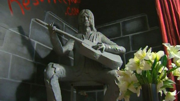 Kurt Cobain statue unveiled in hometown of Aberdeen