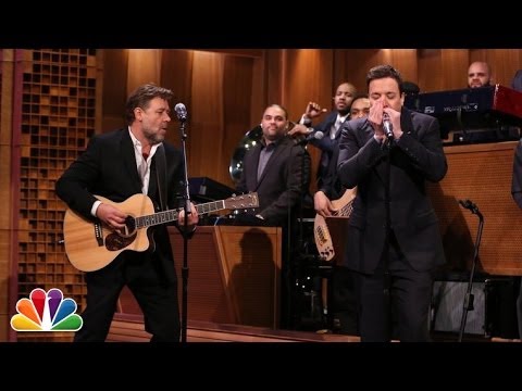 Russell Crowe, Jimmy Fallon, The Roots