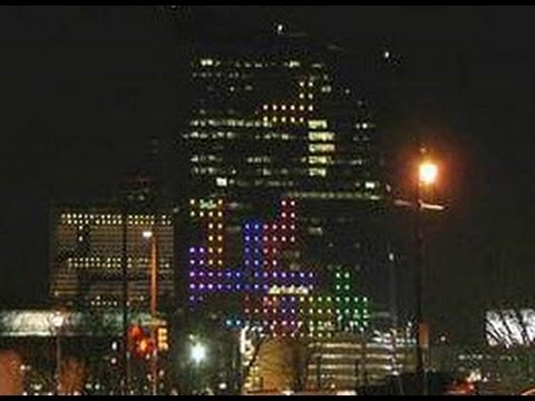 Gamers Play Tetris on Skyscraper