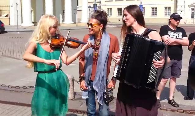 Steven Tyler joined two street performers in Lithuania