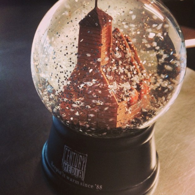 Keepin' It Warm - Snow Globe - Century Media Records