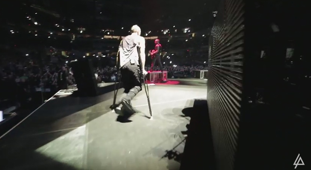 LPTV: Chester breaks his ankle on The Hunting Party Tour | Linkin Park