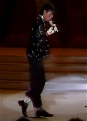 First time Michael Jackson did Moonwalk