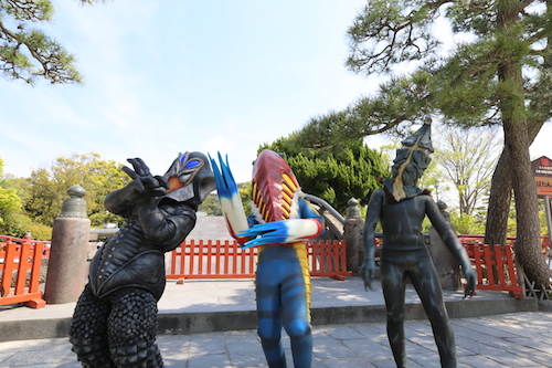 ウルトラ怪獣が街ぶらする番組 ウルトラ怪獣散歩 が地上波初登場 メフィラス星人 メトロン星人 ケムール人が鎌倉 湘南をぶらり旅 Amass