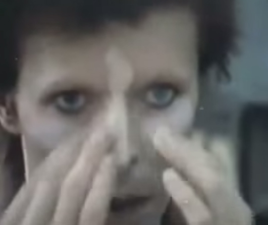 David Bowie backstage Interview 1973