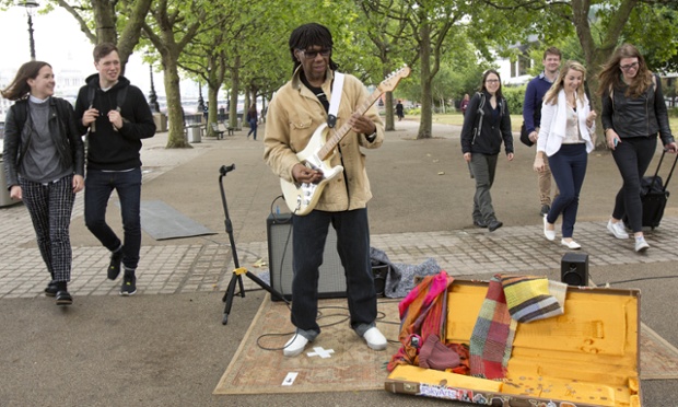 Nile Rodgers goes busking on London's South Bank