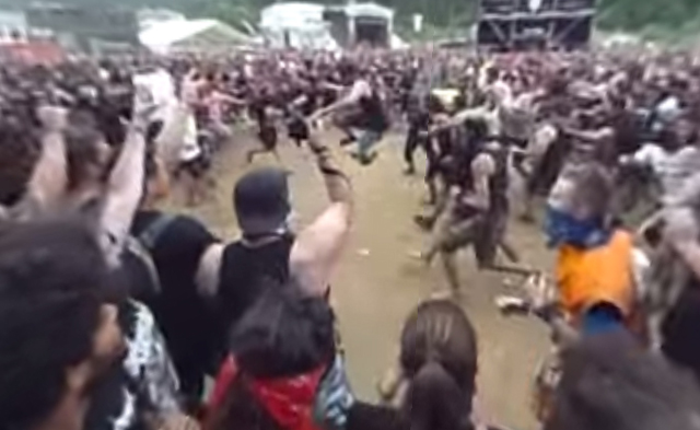FIRST WALL OF DEATH 360º- AMAZING!! Heaven Shall Burn (Resurrection Fest)