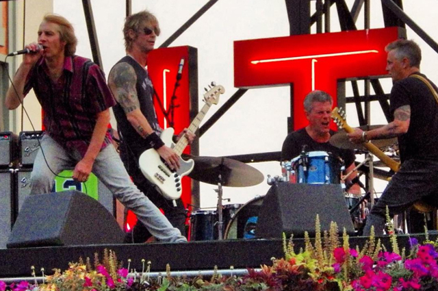 Pearl Jam, Mad Season, GNR & Mudhoney Members’ Stooges Tribute