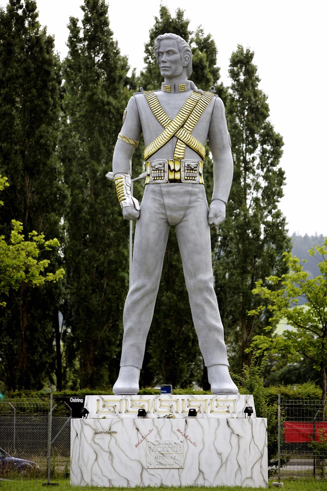 Michael Jackson - Musical statues