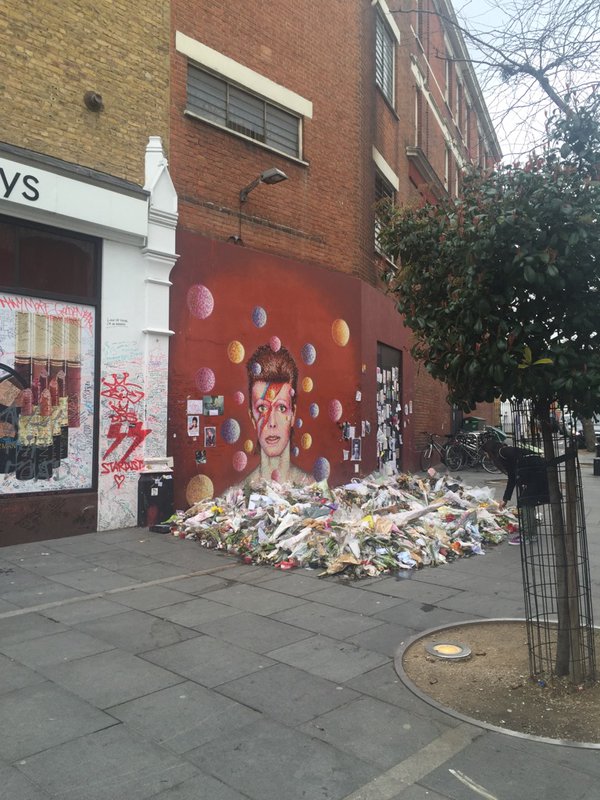 David Bowie mural in Brixton 2016/3/10