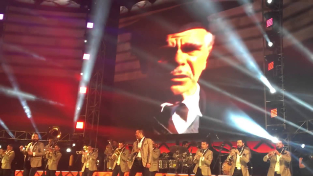 Banda El Recodo - Another Brick in the wall (Pink Floyd Cover)