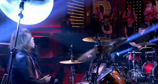 Drum Battle: Yoshiki (X Japan) VS Александр Потапов (FRUKTbl)