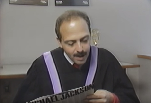 World's fastest talking man sings Michael Jackson's BAD in 20 seconds