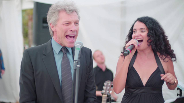 Bon Jovi sings with Lourdes Valentin on a private wedding in Miami