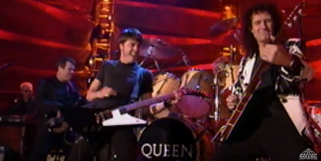 Queen with Dave Grohl and Taylor Hawkins