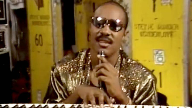 Stevie Wonder Explains Sampling to MTV News (1986)