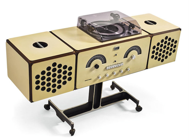 A radiophonograph by Pier Giacomo and Achille Castiglioni Brionvega from 1965 from David Bowie’s private collection
