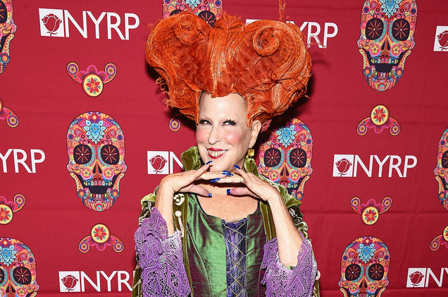 Bette Midler Dresses Up as Her 'Hocus Pocus' Character for Halloween
