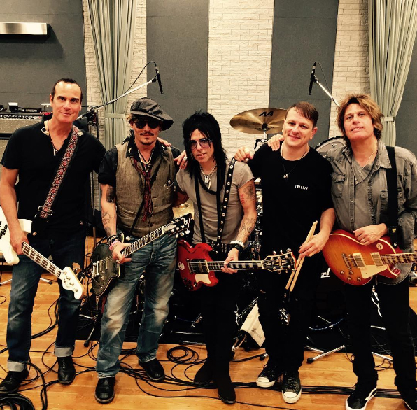 Stone Temple Pilots‘ Robert and Dean DeLeo, Korn‘s Ray Luzier, Johnny Depp, Tommy Henriksen