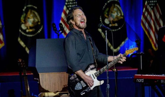 Eddie Vedder’s Performance At Obama’s Farewell