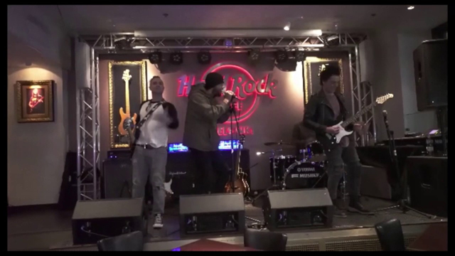 Avenged Sevenfold Performing While They´re DRUNK!