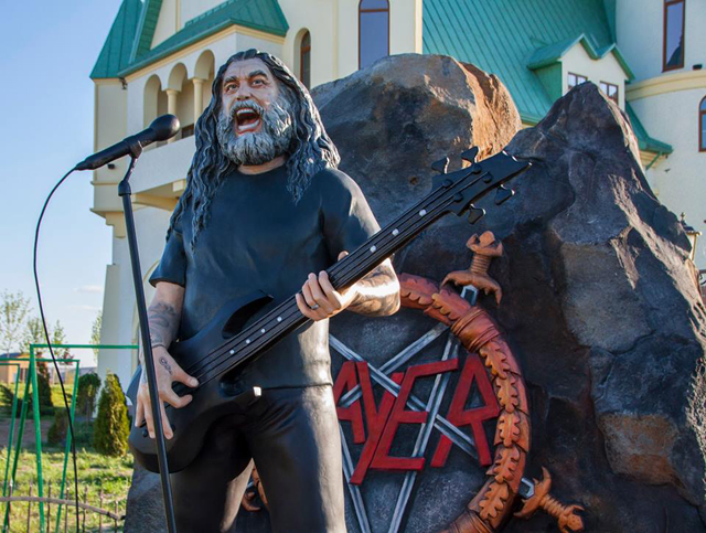 Ukrainian Zoo Unveils Statue of Slayer’s Tom Araya