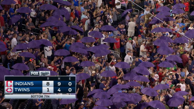 Twins honor Prince with purple umbrellas