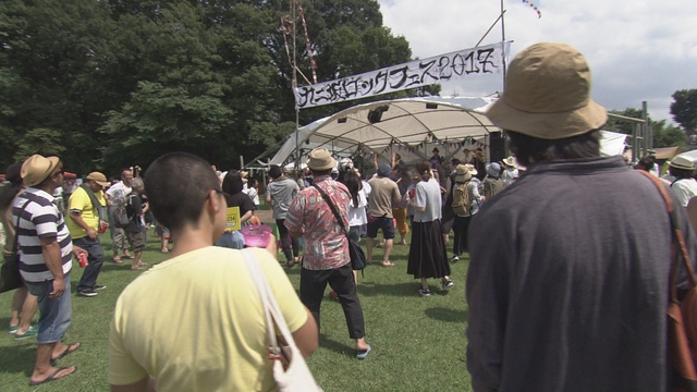 NHK『ドキュメント72時間「基地の町 大人のロックフェス」』(c)NHK