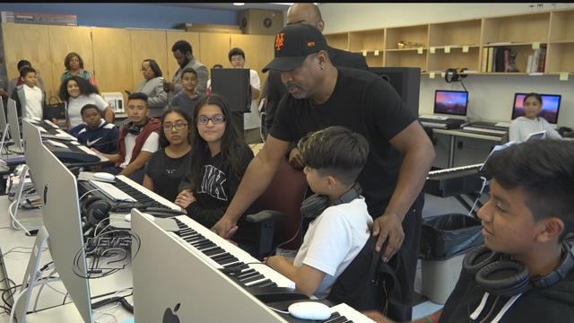 Chuck D plays principal for a day in Roosevelt