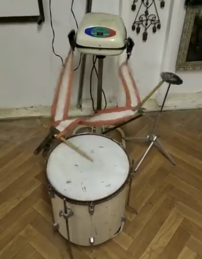 Robot drummer