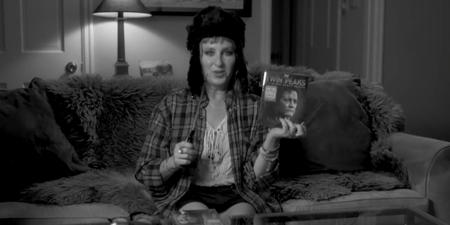 Kimmy Robertson Twin Peaks: Limited Event Series Unboxing
