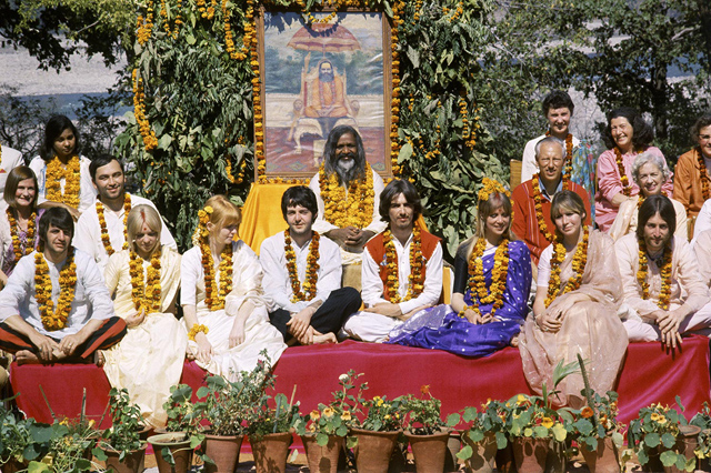 The Beatles in India - Photo: Paul Saltzman